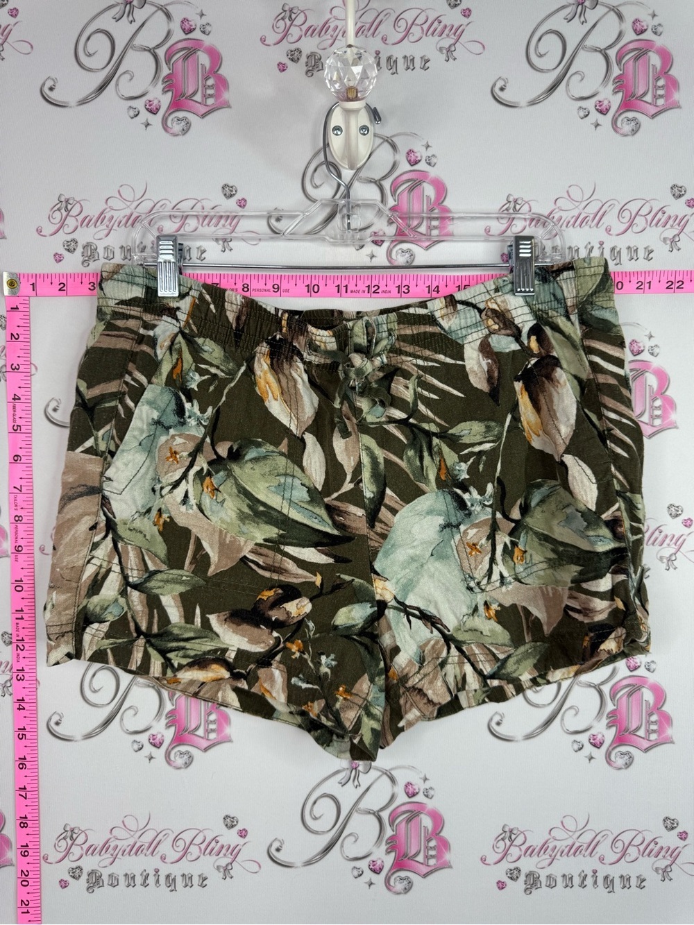 Reitmans shorts linen Olive Green Floral Drawstring Shorts